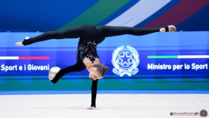 aa q karika polina ukr sfe02820 copia simone ferraro ph